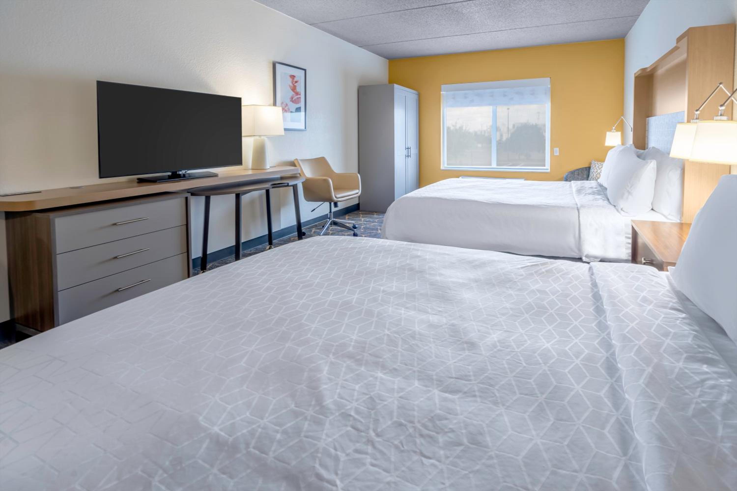 holiday inn and suites wausau rothschild by ihg