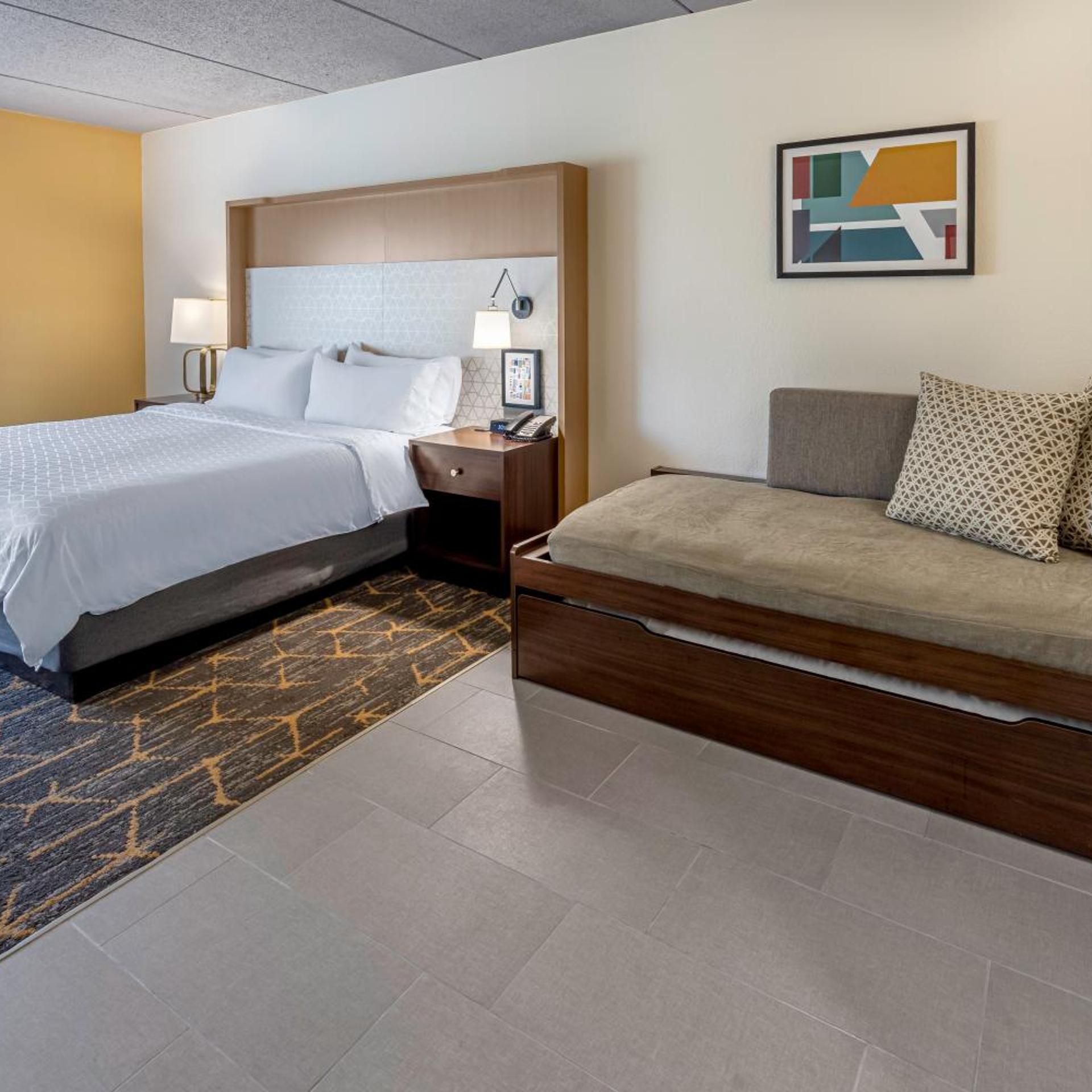 holiday inn and suites wausau rothschild by ihg