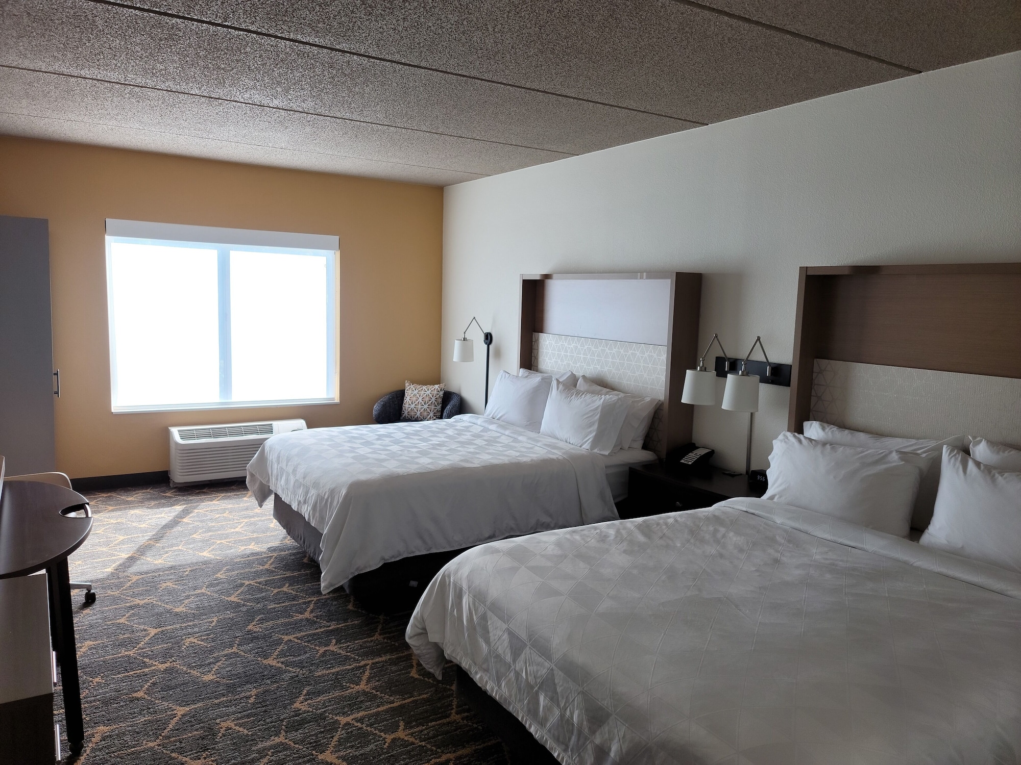 holiday inn and suites wausau rothschild by ihg