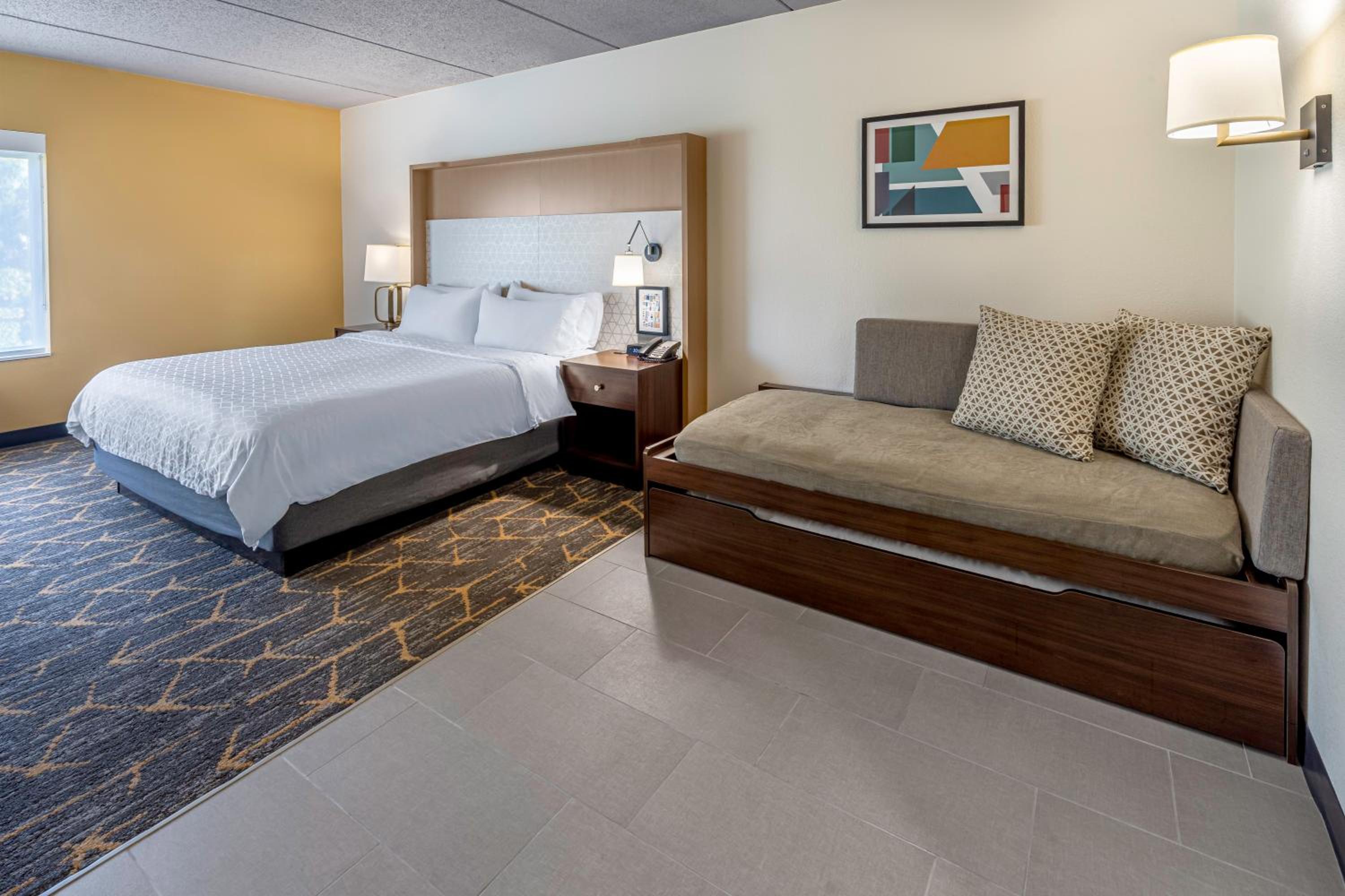 holiday inn and suites wausau rothschild by ihg
