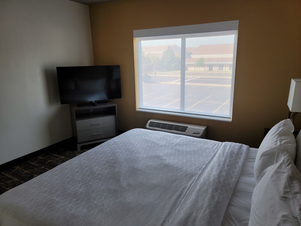 holiday inn and suites wausau rothschild by ihg