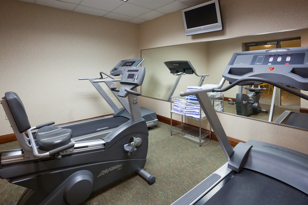 holiday inn and suites wausau rothschild by ihg