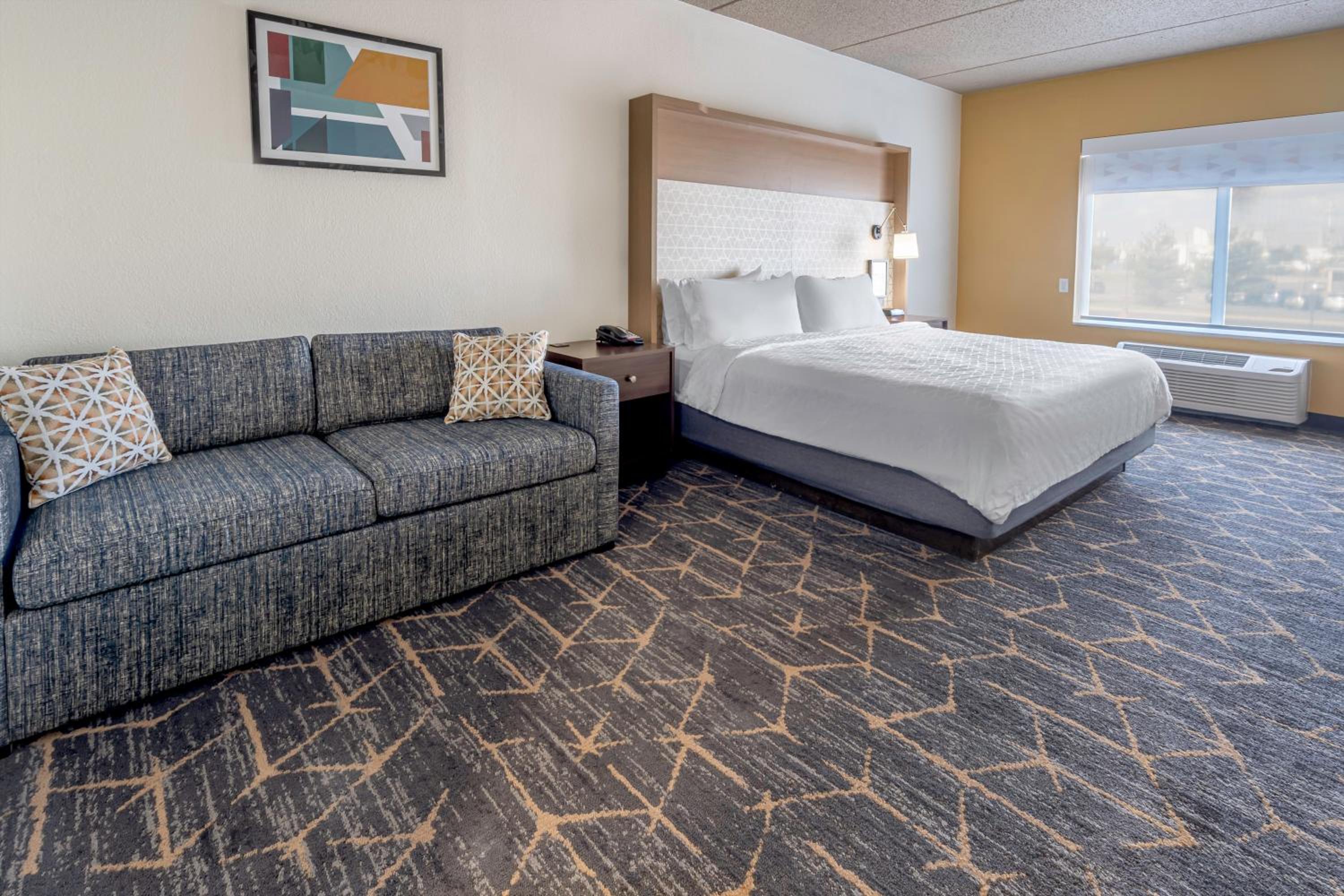 holiday inn and suites wausau rothschild by ihg