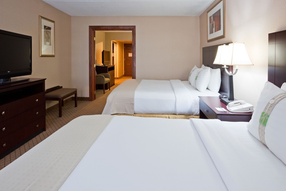 holiday inn and suites wausau rothschild by ihg