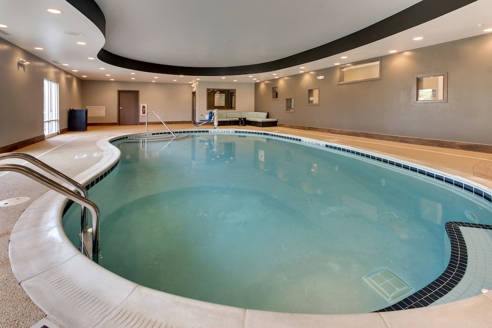 holiday inn express cheektowaga north east by ihg
