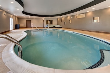 Holiday Inn Express Cheektowaga North East By Ihg,Cheektowaga>>Buffalo,3 star