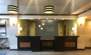 holiday inn express hotel and suites morton peoria a