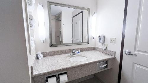 holiday inn express hotel and suites morton peoria a
