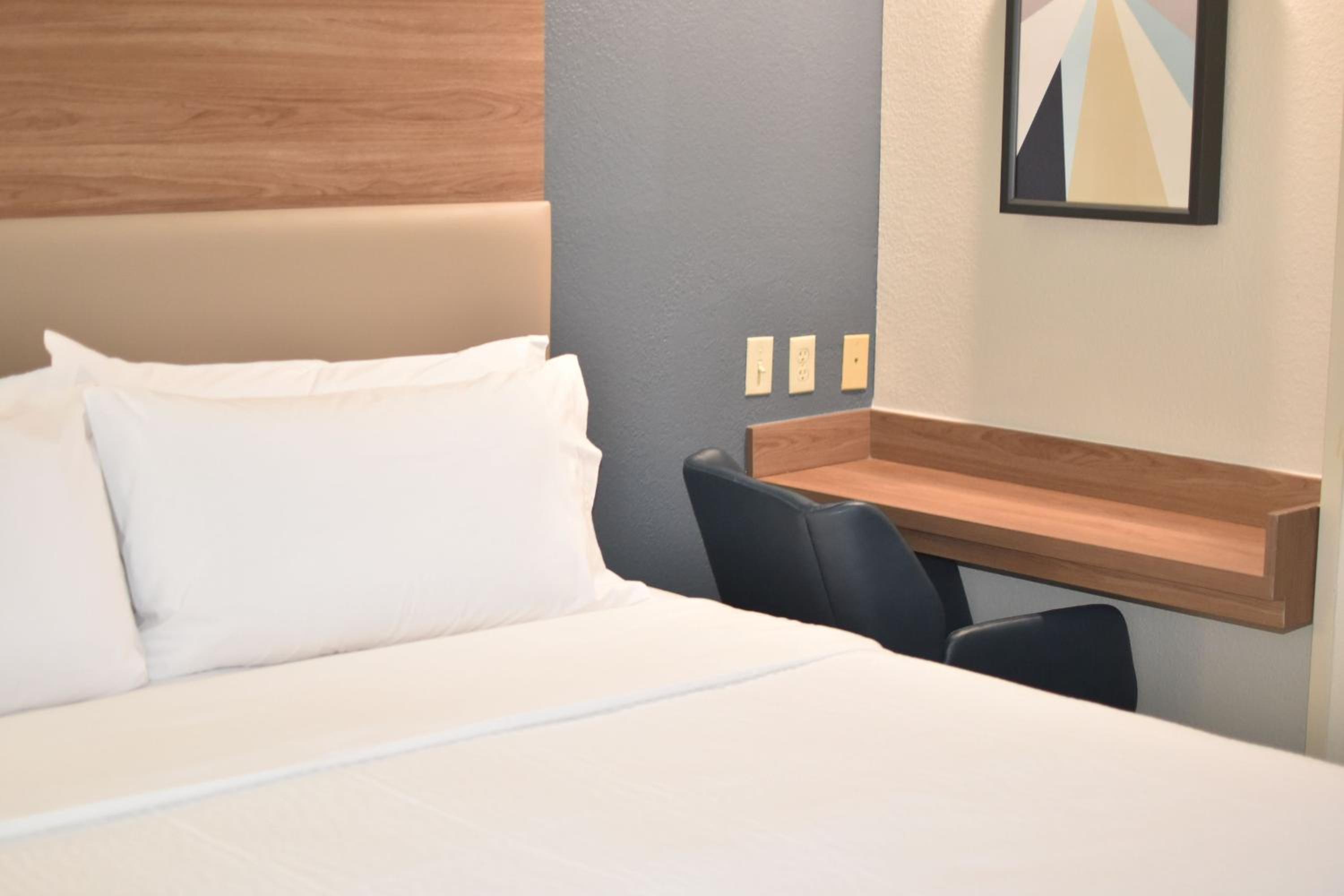 candlewood suites fayetteville by ihg
