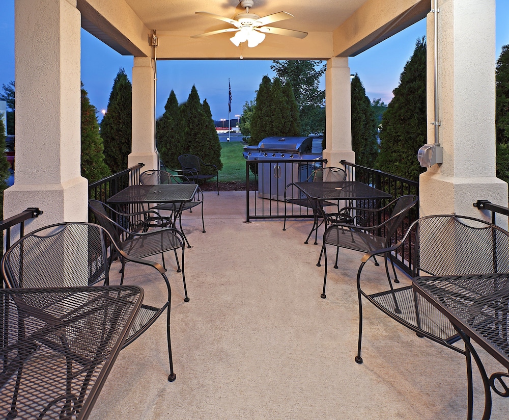 candlewood suites fayetteville by ihg