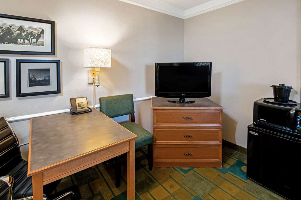 la quinta inn by wyndham amarillo mid city