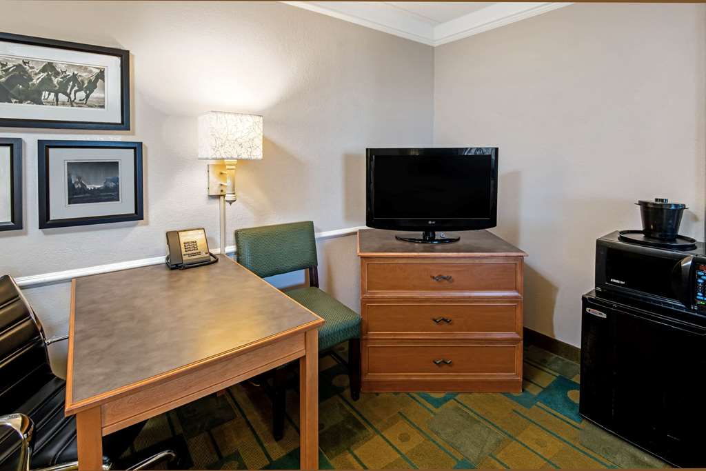 la quinta inn by wyndham amarillo mid city