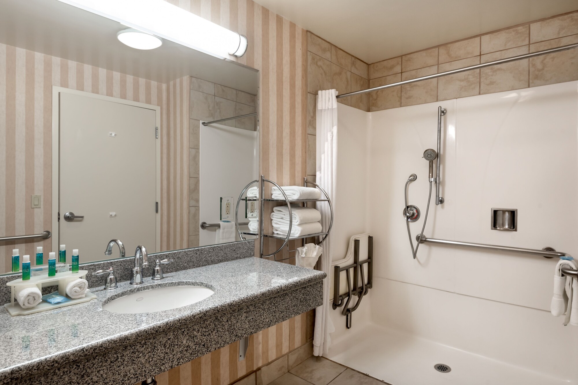 holiday inn express and suites lathrop by ihg