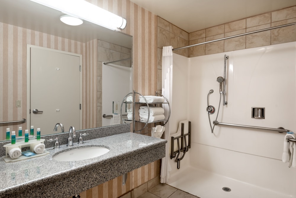 holiday inn express and suites lathrop by ihg