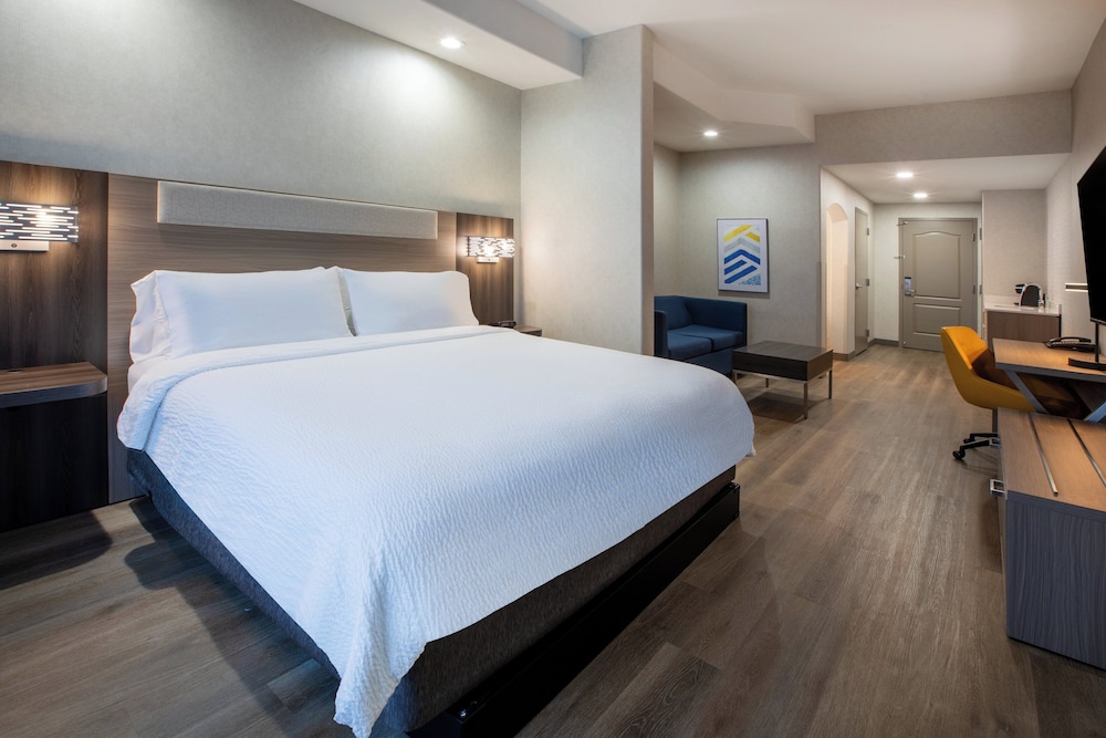 holiday inn express and suites lathrop by ihg