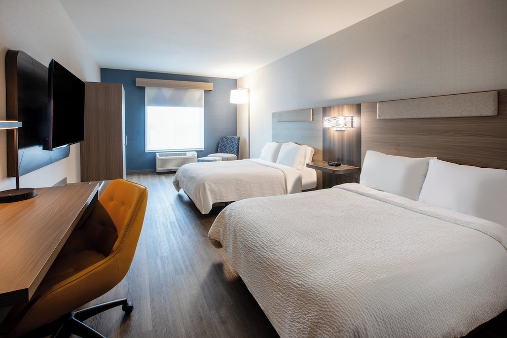 holiday inn express and suites lathrop by ihg