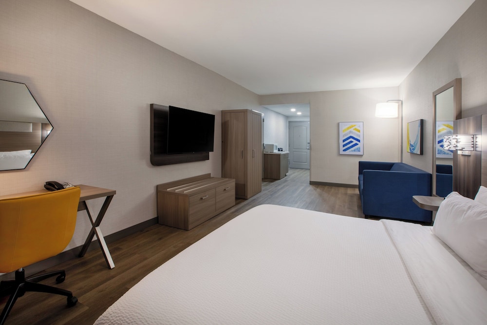 holiday inn express and suites lathrop by ihg