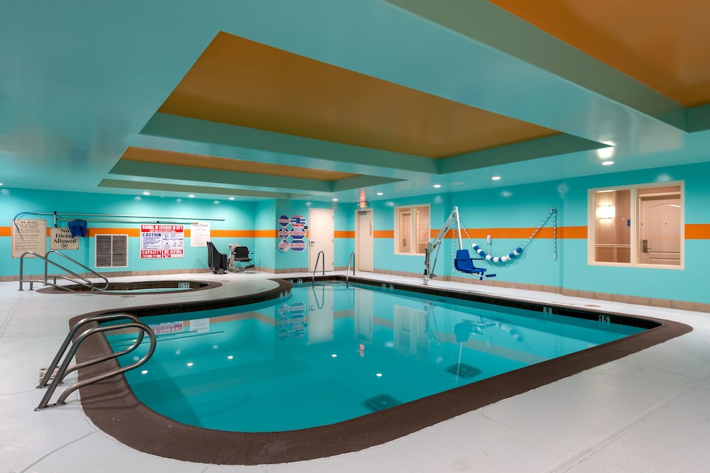 holiday inn express and suites lathrop by ihg