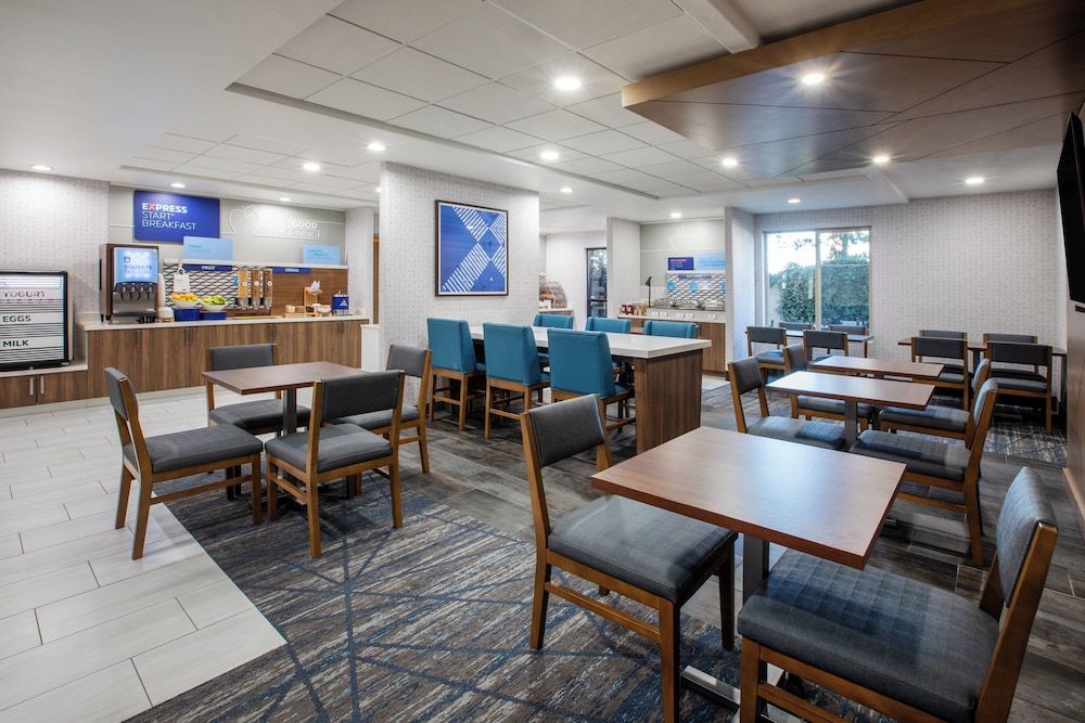 holiday inn express and suites lathrop by ihg