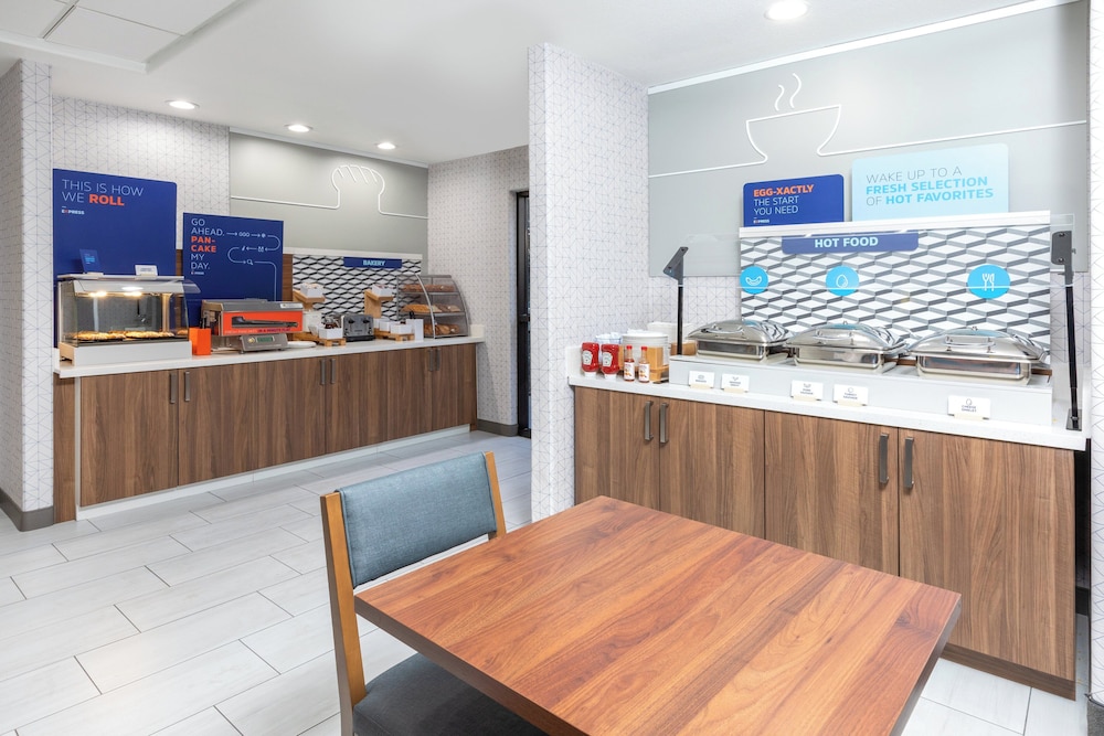holiday inn express and suites lathrop by ihg