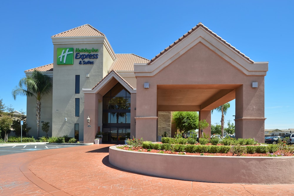 holiday inn express and suites lathrop by ihg