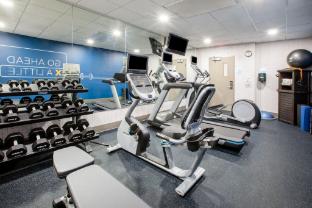 holiday inn express and suites lathrop by ihg
