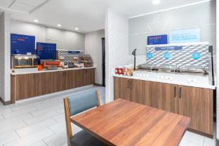 holiday inn express and suites lathrop by ihg
