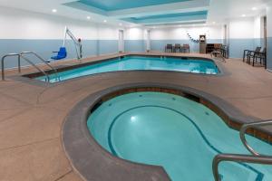 holiday inn express and suites lathrop by ihg