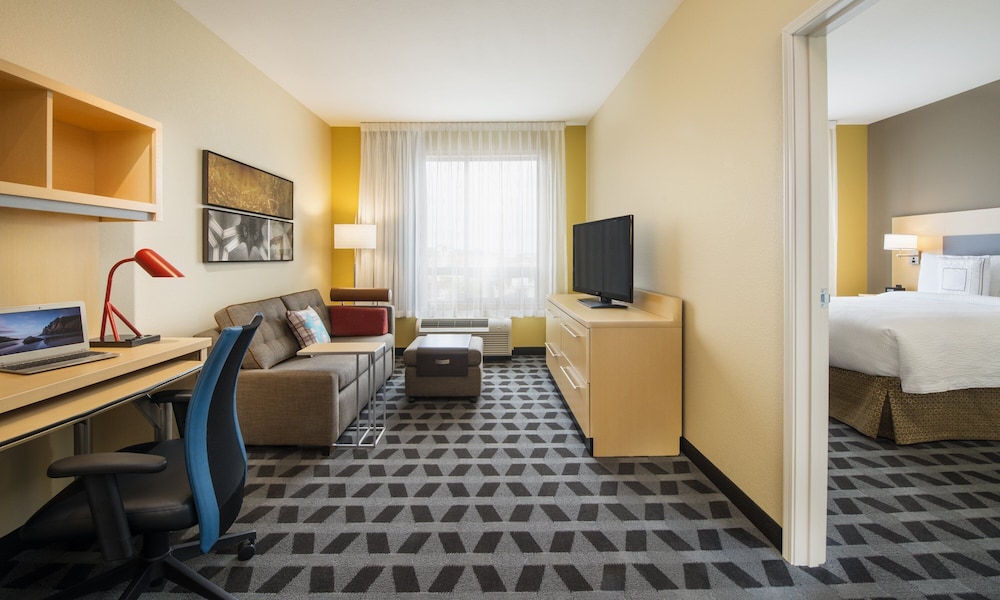 Towneplace Suites By Marriott Red Deer,Edmonton>>Alberta,3 star