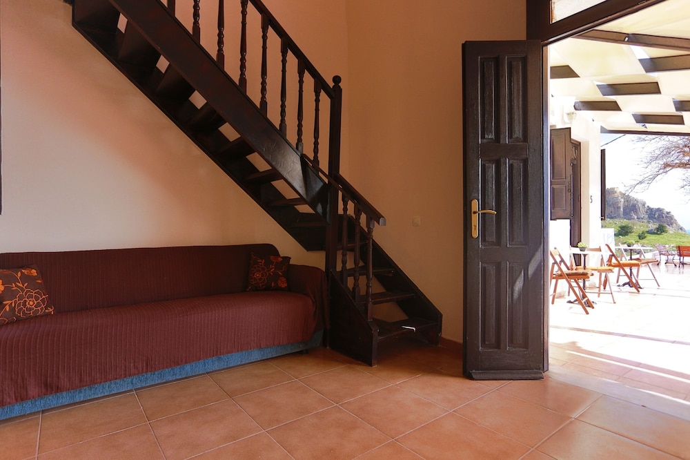 little lindos sea view studios