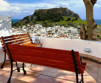 little lindos sea view studios