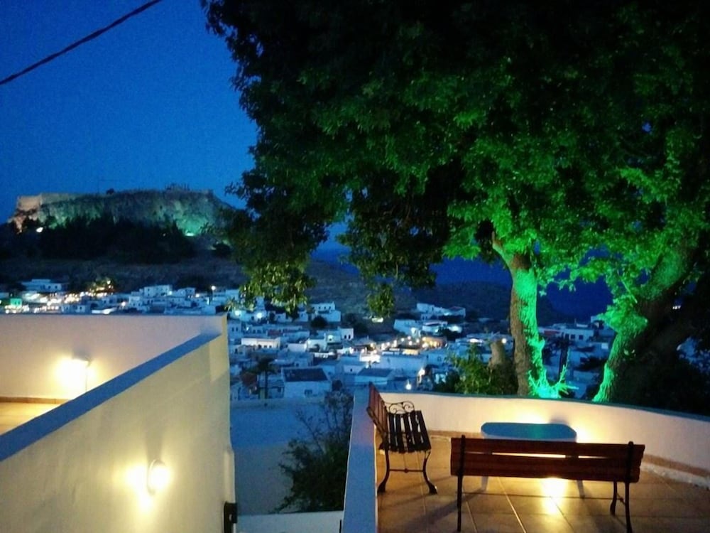 little lindos sea view studios