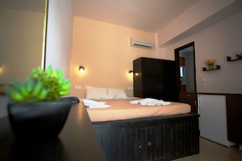 little lindos sea view studios