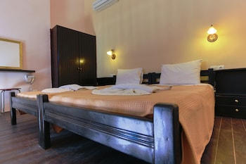 little lindos sea view studios