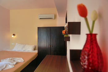 little lindos sea view studios