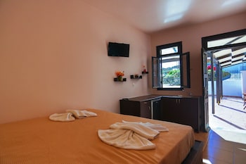 little lindos sea view studios