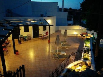 little lindos sea view studios