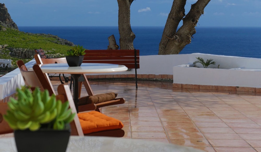 little lindos sea view studios