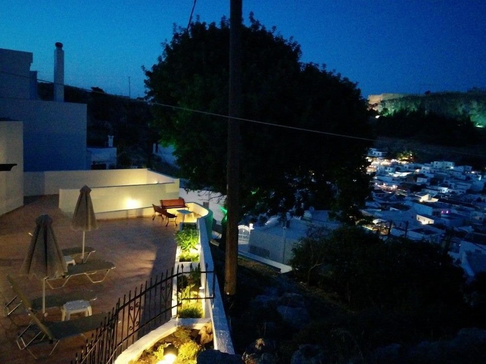 little lindos sea view studios