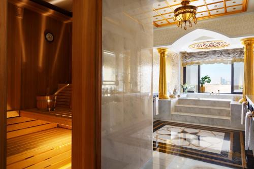 jumeirah zabeel saray dubai