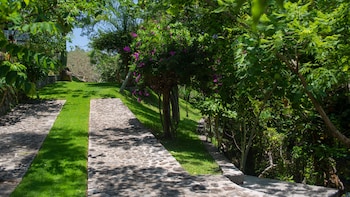 Holiday Inn Express Hotel & Suites Cuernavaca By Ihg,Tepoztlan>>Cuernavaca,3 star