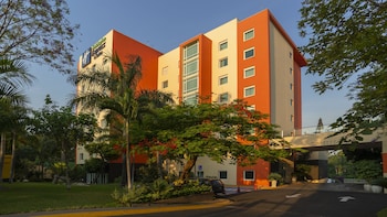 Holiday Inn Express Hotel & Suites Cuernavaca By Ihg,Tepoztlan>>Cuernavaca,3 star