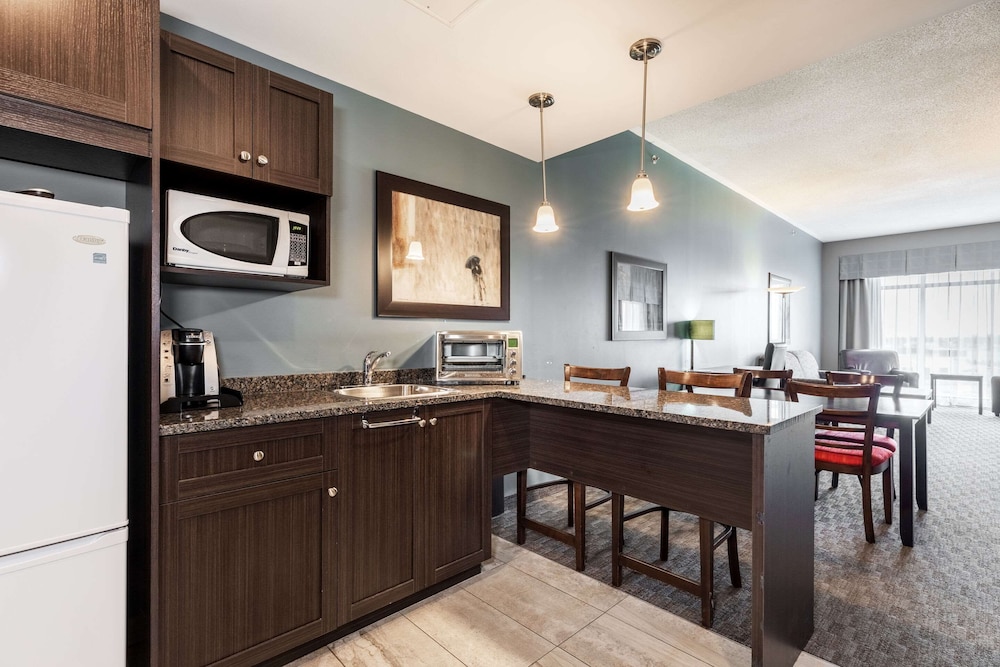 quality inn and suites victoriaville