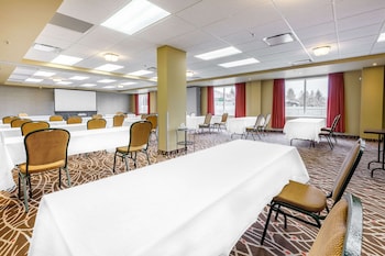 quality inn and suites victoriaville