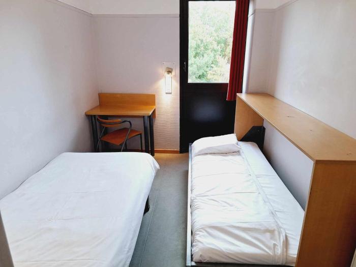 cis de champagne hostel