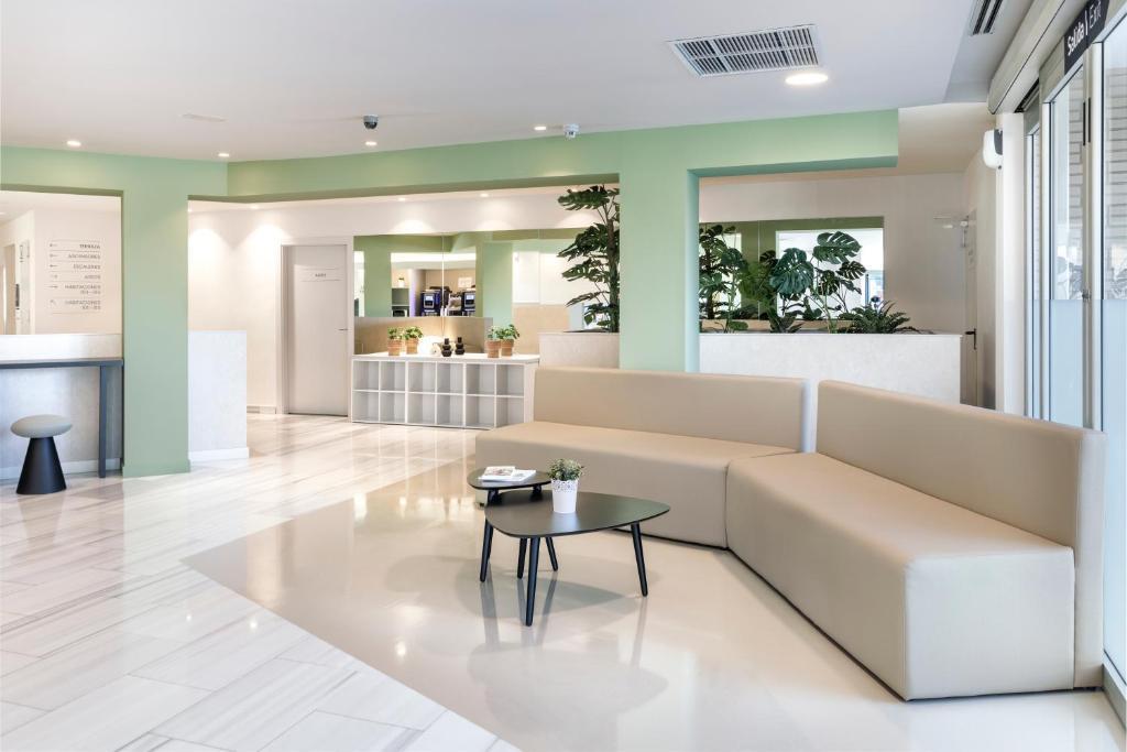 bandb hotel madrid pinar de las rozas