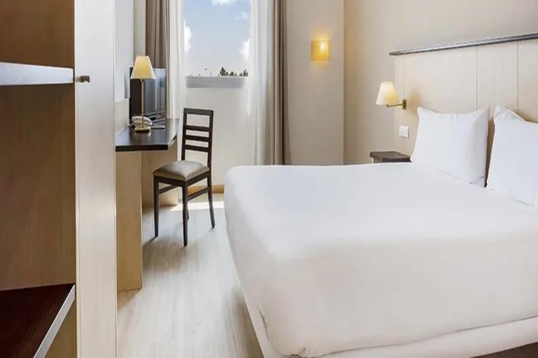 bandb hotel madrid pinar de las rozas