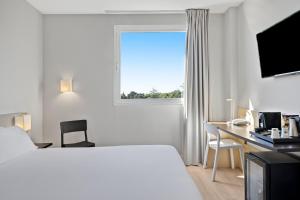 bandb hotel madrid pinar de las rozas