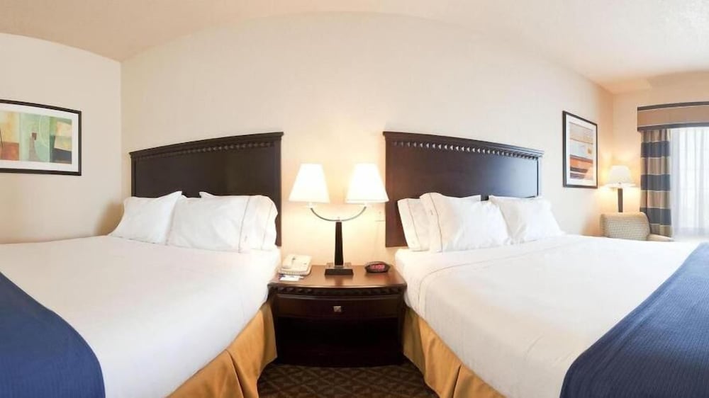 holiday inn express delano by ihg