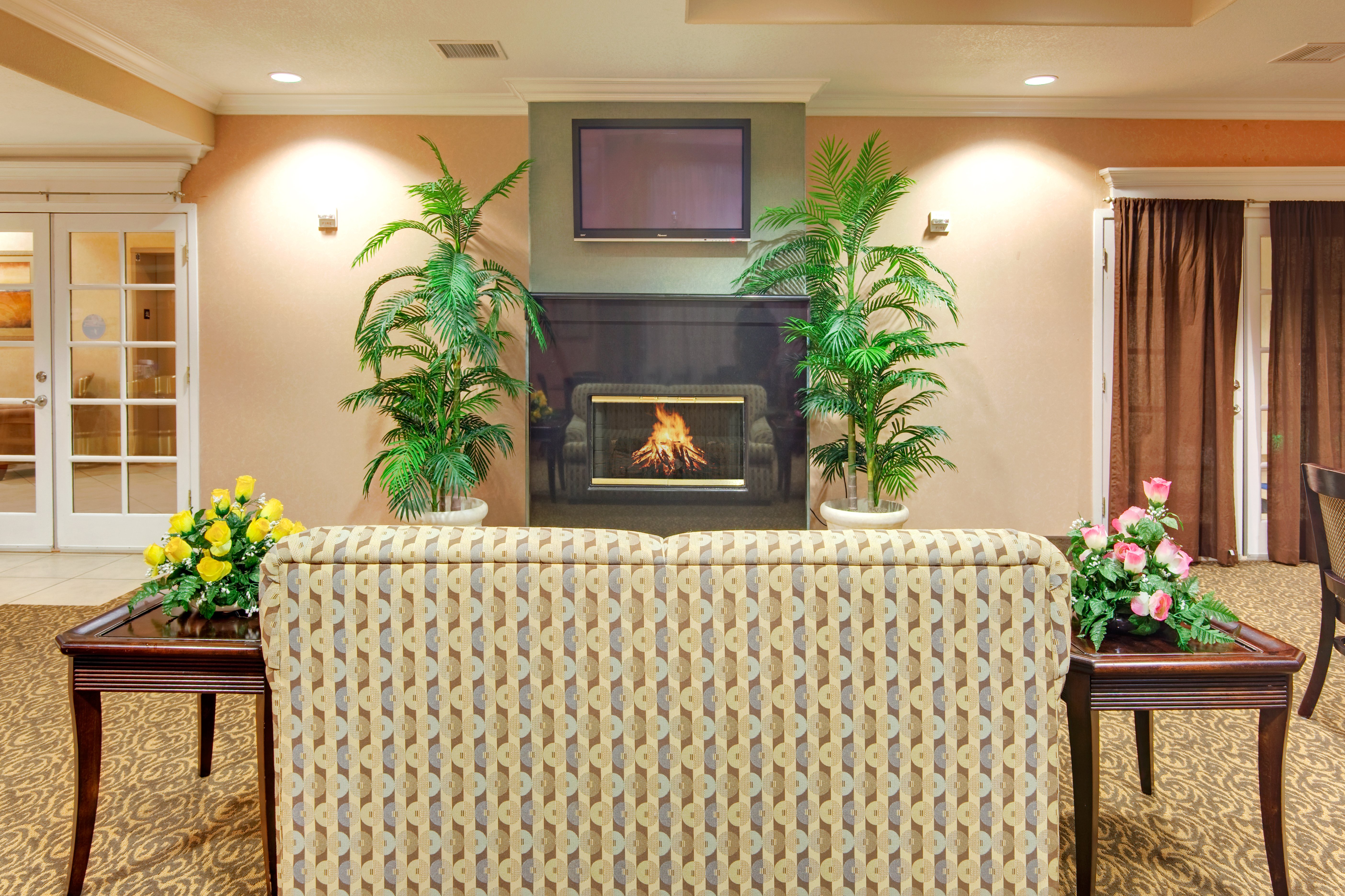 holiday inn express delano by ihg